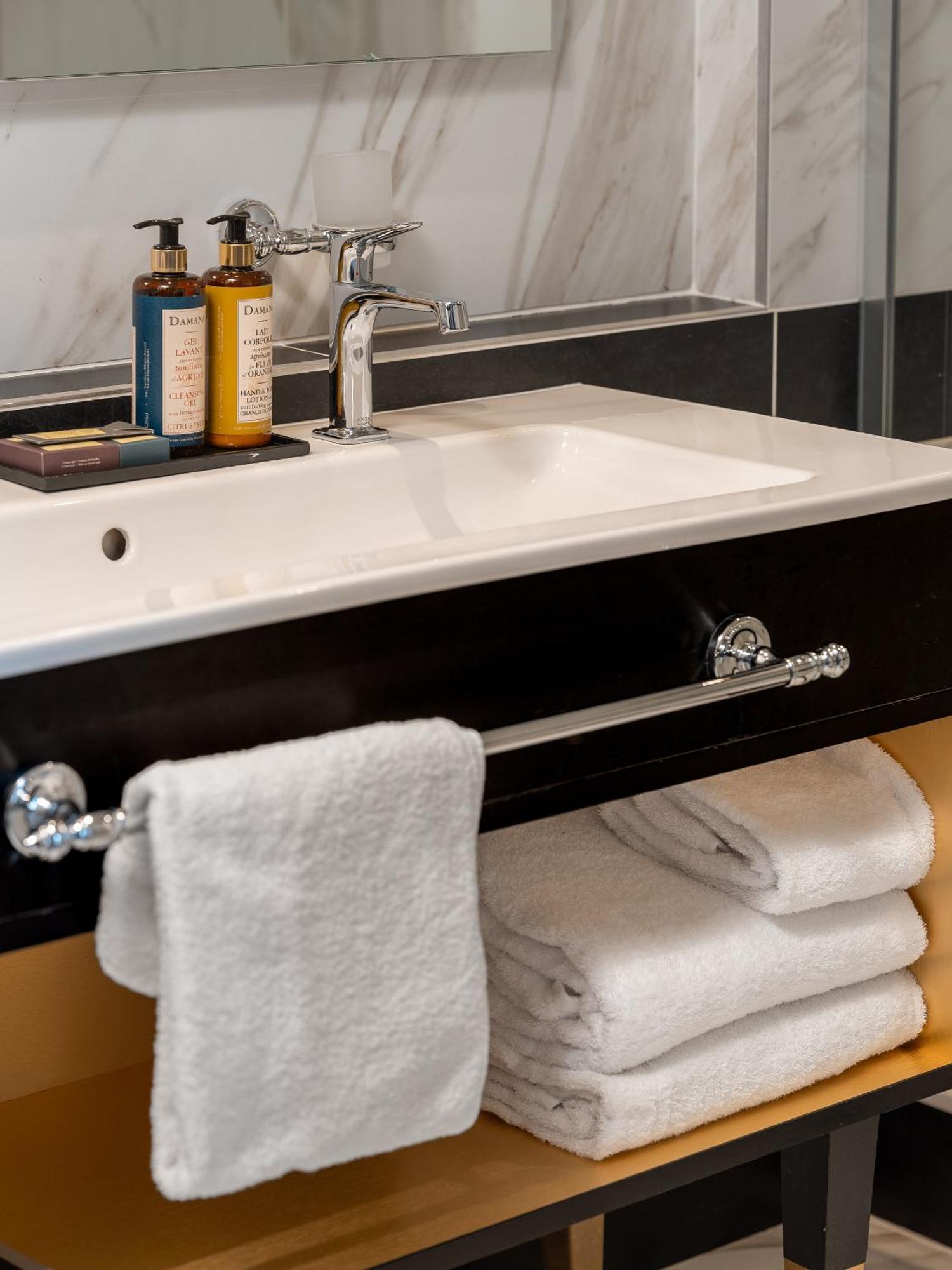 Niepce Paris, Curio Collection By Hilton Exterior foto