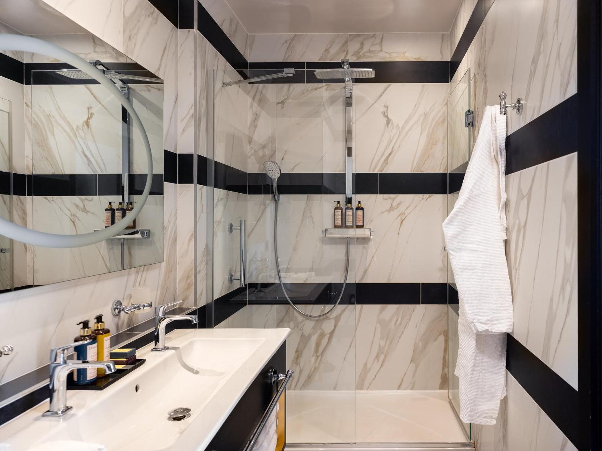 Niepce Paris, Curio Collection By Hilton Exterior foto